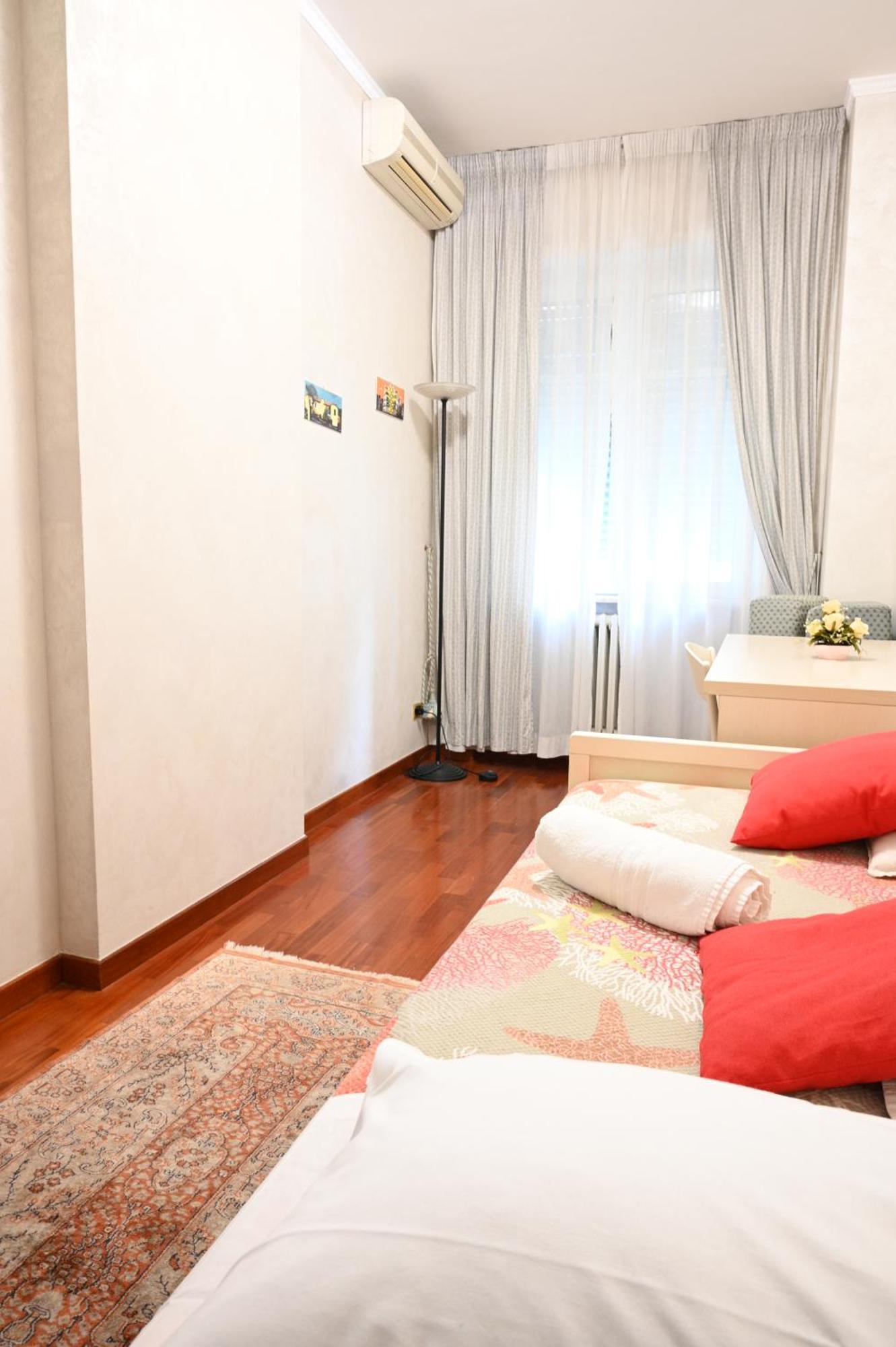 Marco'S Apartment Colosseum Roma Ngoại thất bức ảnh